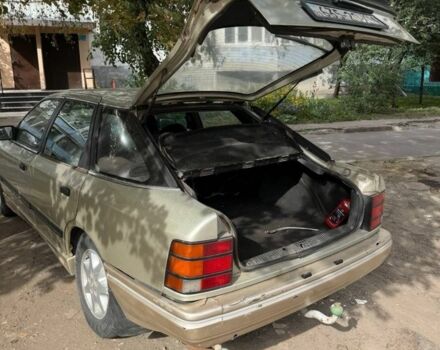 Бежевый Форд Скорпио, объемом двигателя 2.9 л и пробегом 200 тыс. км за 750 $, фото 3 на Automoto.ua