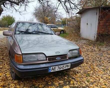 Коричневий Форд Скорпіо, об'ємом двигуна 2 л та пробігом 256 тис. км за 406 $, фото 1 на Automoto.ua