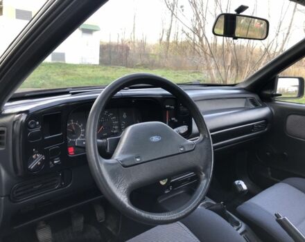 Красный Форд Скорпио, объемом двигателя 2 л и пробегом 250 тыс. км за 1500 $, фото 12 на Automoto.ua