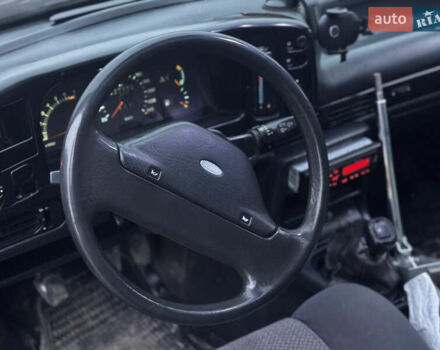 Красный Форд Скорпио, объемом двигателя 2 л и пробегом 247 тыс. км за 900 $, фото 10 на Automoto.ua