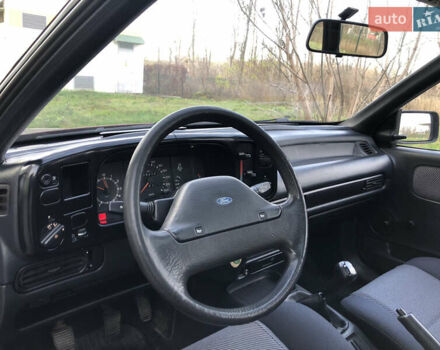 Красный Форд Скорпио, объемом двигателя 2 л и пробегом 178 тыс. км за 1500 $, фото 56 на Automoto.ua