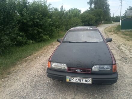 Форд Скорпіо 1990 у Чернівцях на Automoto.ua Червоний Форд Скорпіо, об'ємом двигуна 2 л та пробігом 340 тис. км за 500 $, фото 1 на Automoto.ua