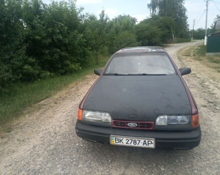 Форд Скорпіо 1990 у Чернівцях на Automoto.ua Червоний Форд Скорпіо, об'ємом двигуна 2 л та пробігом 340 тис. км за 500 $, фото 1 на Automoto.ua