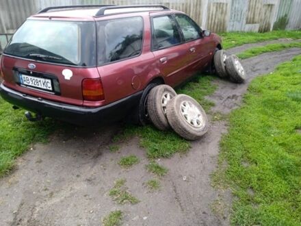Форд Скорпио 1995 в Погребище на Automoto.ua Красный Форд Скорпио, объемом двигателя 2 л и пробегом 2 тыс. км за 1500 $, фото 1 на Automoto.ua