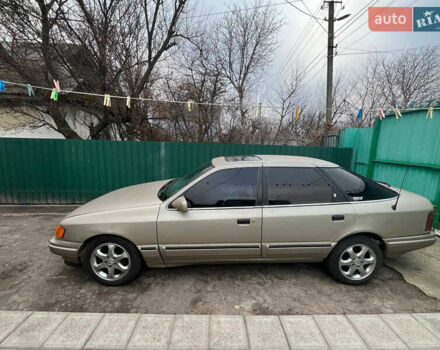 Форд Скорпио, объемом двигателя 2 л и пробегом 300 тыс. км за 1500 $, фото 1 на Automoto.ua