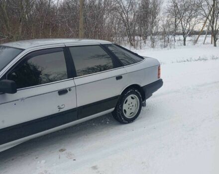 Серый Форд Скорпио, объемом двигателя 2 л и пробегом 245 тыс. км за 2000 $, фото 3 на Automoto.ua