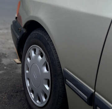 Серый Форд Скорпио, объемом двигателя 2 л и пробегом 200 тыс. км за 2199 $, фото 16 на Automoto.ua