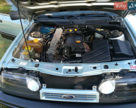 Серый Форд Скорпио, объемом двигателя 2 л и пробегом 100 тыс. км за 2000 $, фото 11 на Automoto.ua