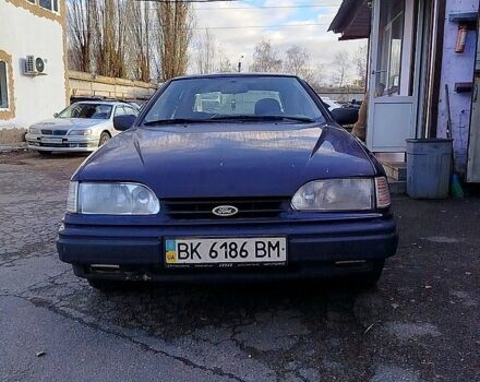 Синий Форд Скорпио, объемом двигателя 2.4 л и пробегом 333 тыс. км за 1150 $, фото 1 на Automoto.ua