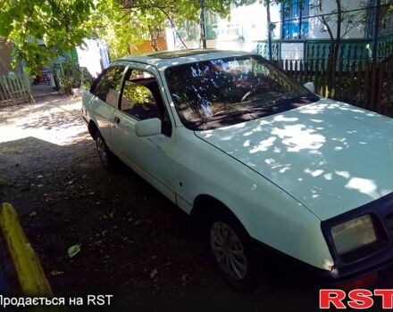 Белый Форд Сиерра, объемом двигателя 2 л и пробегом 217 тыс. км за 650 $, фото 1 на Automoto.ua