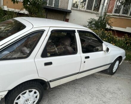 Форд Сиерра 1985 в Чернигове на Automoto.ua Белый Форд Сиерра, объемом двигателя 1.8 л и пробегом 1 тыс. км за 654 $, фото 1 на Automoto.ua