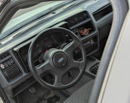 Белый Форд Сиерра, объемом двигателя 2.3 л и пробегом 800 тыс. км за 900 $, фото 6 на Automoto.ua