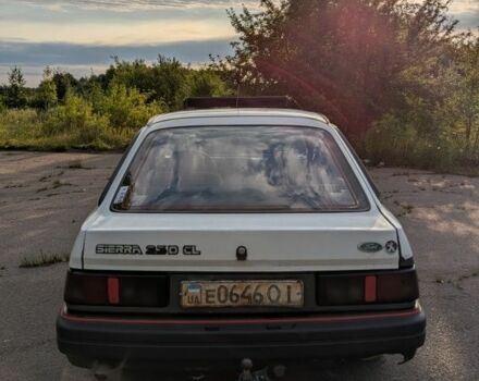 Белый Форд Сиерра, объемом двигателя 2.3 л и пробегом 800 тыс. км за 900 $, фото 3 на Automoto.ua
