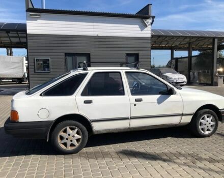 Белый Форд Сиерра, объемом двигателя 1.6 л и пробегом 700 тыс. км за 850 $, фото 1 на Automoto.ua