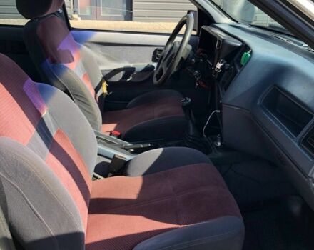 Белый Форд Сиерра, объемом двигателя 1.6 л и пробегом 700 тыс. км за 850 $, фото 5 на Automoto.ua