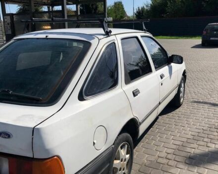 Белый Форд Сиерра, объемом двигателя 1.6 л и пробегом 700 тыс. км за 850 $, фото 3 на Automoto.ua