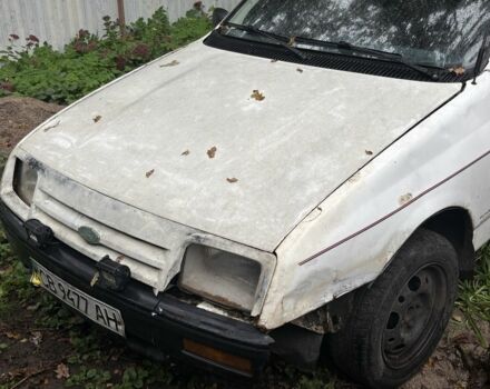 Белый Форд Сиерра, объемом двигателя 1.6 л и пробегом 1000 тыс. км за 479 $, фото 3 на Automoto.ua