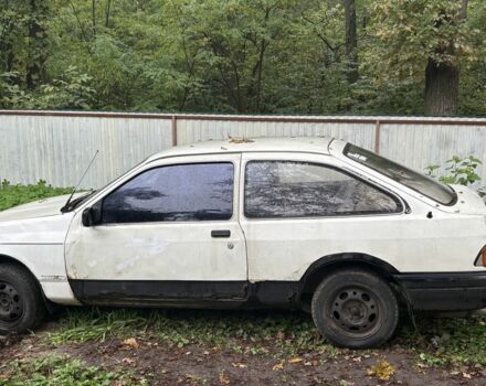 Белый Форд Сиерра, объемом двигателя 1.6 л и пробегом 1000 тыс. км за 479 $, фото 1 на Automoto.ua