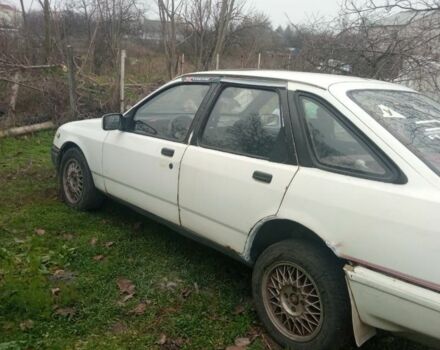 Білий Форд Сієрра, об'ємом двигуна 1.6 л та пробігом 200 тис. км за 400 $, фото 1 на Automoto.ua