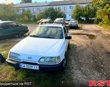 Форд Сиерра 1987 в Черкассах на Automoto.ua Белый Форд Сиерра, объемом двигателя 1.8 л и пробегом 260 тыс. км за 330 $, фото 2 на Automoto.ua