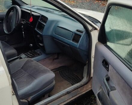 Белый Форд Сиерра, объемом двигателя 2 л и пробегом 250 тыс. км за 800 $, фото 4 на Automoto.ua