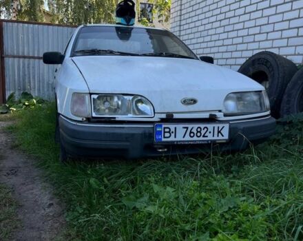 Белый Форд Сиерра, объемом двигателя 1.8 л и пробегом 315 тыс. км за 597 $, фото 1 на Automoto.ua