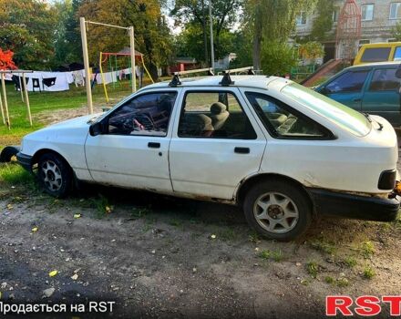 Форд Сиерра 1987 в Черкассах на Automoto.ua Белый Форд Сиерра, объемом двигателя 1.8 л и пробегом 260 тыс. км за 330 $, фото 4 на Automoto.ua