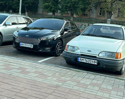 Білий Форд Сієрра, об'ємом двигуна 1.99 л та пробігом 300 тис. км за 1500 $, фото 3 на Automoto.ua