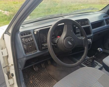 Белый Форд Сиерра, объемом двигателя 1.8 л и пробегом 330 тыс. км за 900 $, фото 6 на Automoto.ua