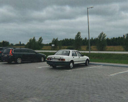 Білий Форд Сієрра, об'ємом двигуна 1.99 л та пробігом 300 тис. км за 1500 $, фото 2 на Automoto.ua