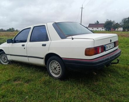 Белый Форд Сиерра, объемом двигателя 1.8 л и пробегом 330 тыс. км за 900 $, фото 3 на Automoto.ua