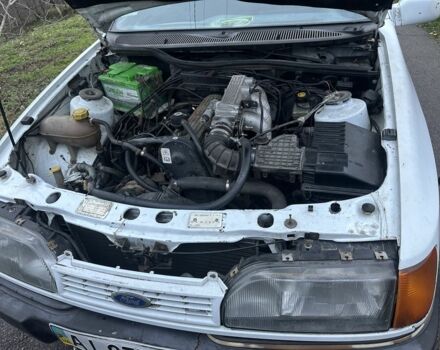 Белый Форд Сиерра, объемом двигателя 2 л и пробегом 200 тыс. км за 750 $, фото 5 на Automoto.ua