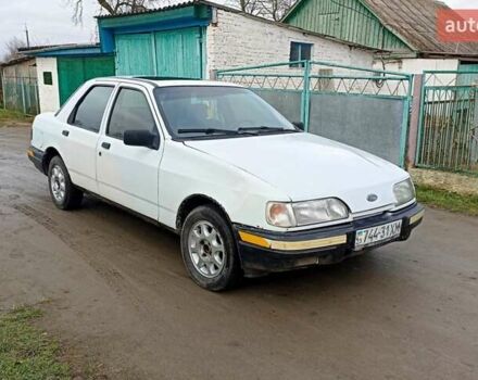Белый Форд Сиерра, объемом двигателя 2 л и пробегом 300 тыс. км за 590 $, фото 2 на Automoto.ua