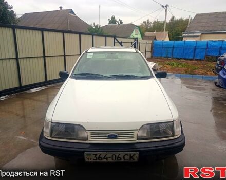 Белый Форд Сиерра, объемом двигателя 2 л и пробегом 60 тыс. км за 1350 $, фото 3 на Automoto.ua