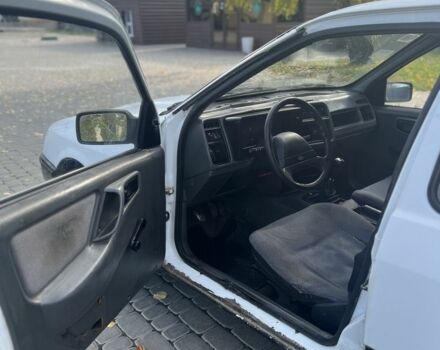 Белый Форд Сиерра, объемом двигателя 1.6 л и пробегом 1 тыс. км за 450 $, фото 9 на Automoto.ua