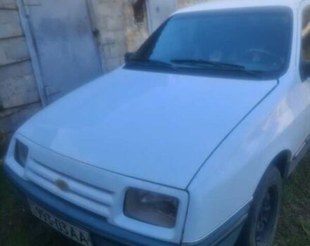 Белый Форд Сиерра, объемом двигателя 1.8 л и пробегом 300 тыс. км за 550 $, фото 1 на Automoto.ua