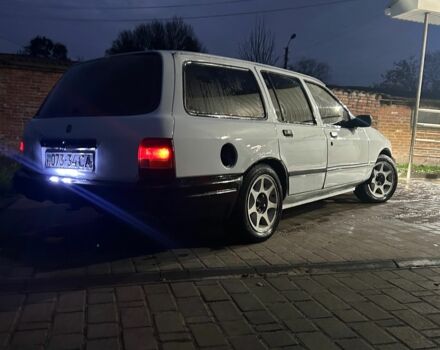 Белый Форд Сиерра, объемом двигателя 1.8 л и пробегом 300 тыс. км за 550 $, фото 4 на Automoto.ua