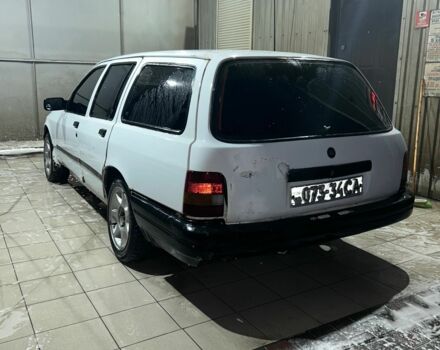 Белый Форд Сиерра, объемом двигателя 1.8 л и пробегом 300 тыс. км за 550 $, фото 2 на Automoto.ua