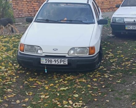 Белый Форд Сиерра, объемом двигателя 2 л и пробегом 1000 тыс. км за 475 $, фото 1 на Automoto.ua