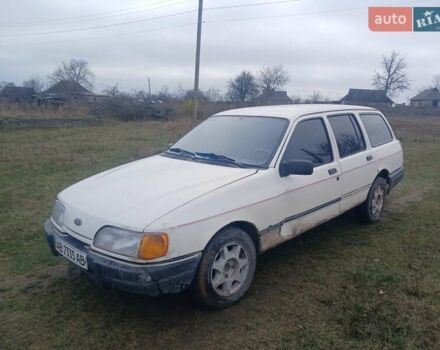 Белый Форд Сиерра, объемом двигателя 2 л и пробегом 300 тыс. км за 650 $, фото 2 на Automoto.ua