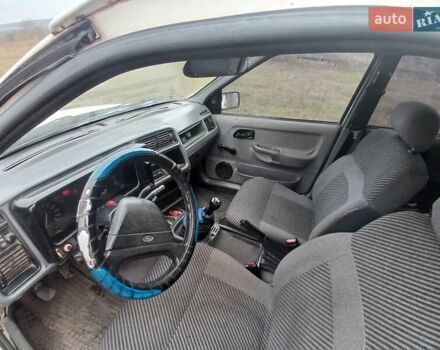 Белый Форд Сиерра, объемом двигателя 2 л и пробегом 300 тыс. км за 650 $, фото 7 на Automoto.ua