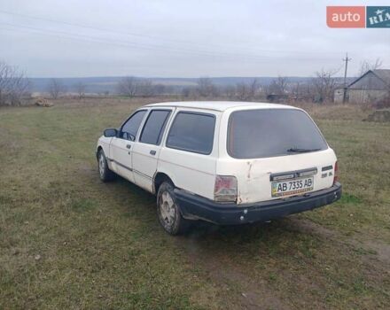 Белый Форд Сиерра, объемом двигателя 2 л и пробегом 300 тыс. км за 650 $, фото 3 на Automoto.ua