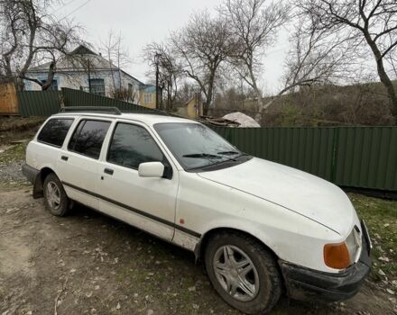 Белый Форд Сиерра, объемом двигателя 1.6 л и пробегом 300 тыс. км за 800 $, фото 3 на Automoto.ua