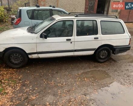 Белый Форд Сиерра, объемом двигателя 2 л и пробегом 300 тыс. км за 1100 $, фото 1 на Automoto.ua