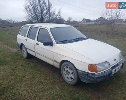 Белый Форд Сиерра, объемом двигателя 2 л и пробегом 300 тыс. км за 650 $, фото 1 на Automoto.ua