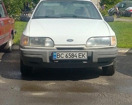 Белый Форд Сиерра, объемом двигателя 1.6 л и пробегом 230 тыс. км за 1000 $, фото 1 на Automoto.ua