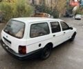 Белый Форд Сиерра, объемом двигателя 1.8 л и пробегом 250 тыс. км за 550 $, фото 16 на Automoto.ua