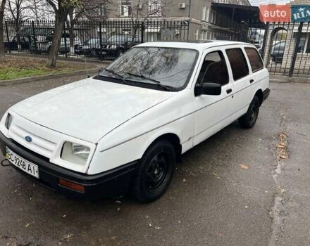 Белый Форд Сиерра, объемом двигателя 1.8 л и пробегом 250 тыс. км за 550 $, фото 1 на Automoto.ua