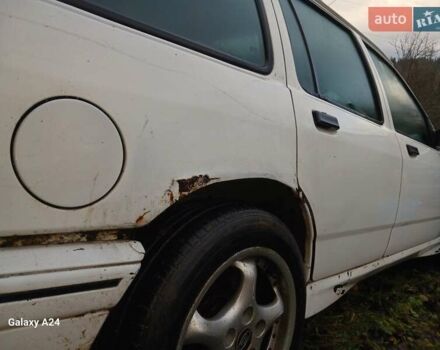 Білий Форд Сієрра, об'ємом двигуна 2 л та пробігом 200 тис. км за 1300 $, фото 4 на Automoto.ua