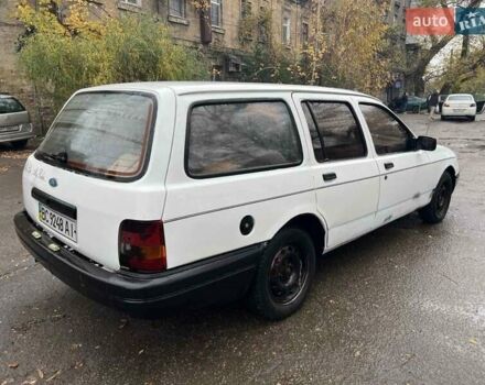 Белый Форд Сиерра, объемом двигателя 1.8 л и пробегом 250 тыс. км за 550 $, фото 15 на Automoto.ua